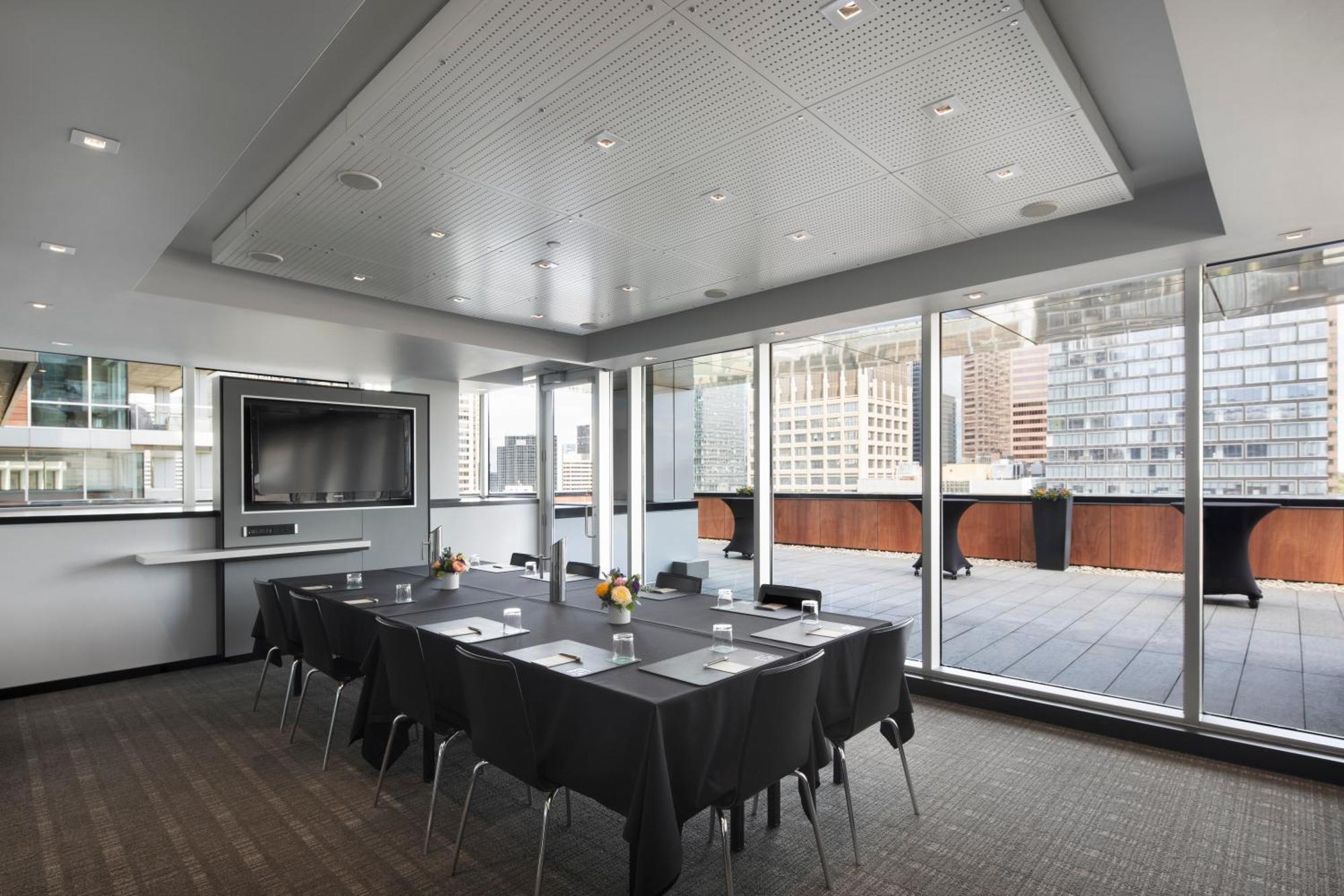 Hotel Le Germain YYC Exterior photo